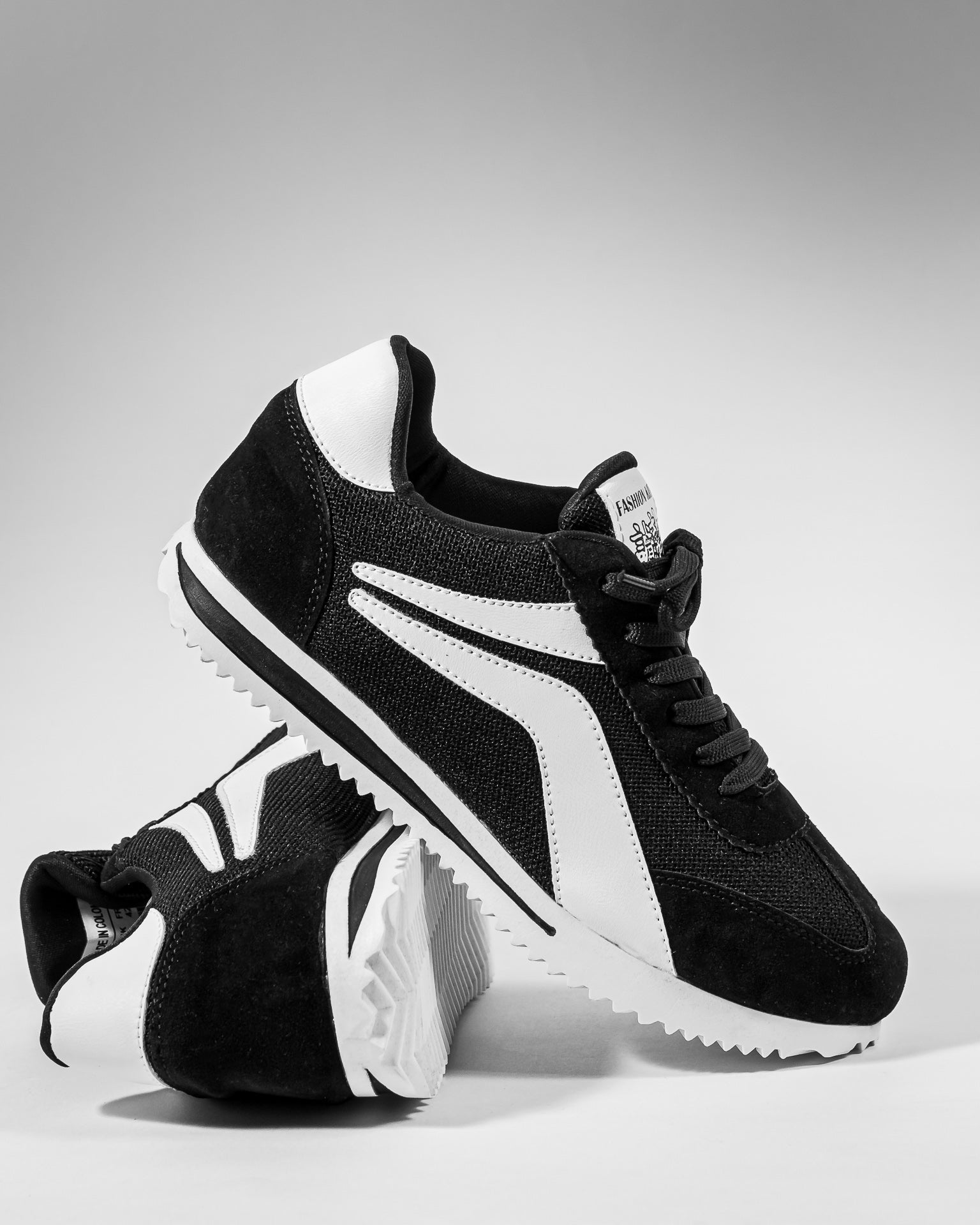 zapatillas deportivas hombre ligeras running

tenis sport transpirables primavera verano

zapatillas running casual modernas

tenis deportivos comodos uso diario

zapatillas ligeras suela flexible hombre

zapatillas sport para caminar y entrenar

tenis deportivos estilo urbano moderno

zapatillas fitness ligeras y comodas